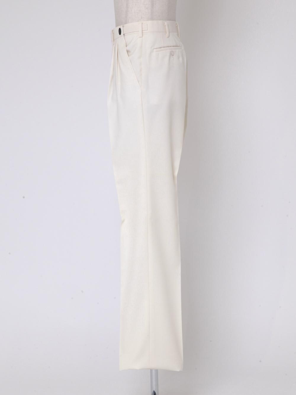 uni4W090009