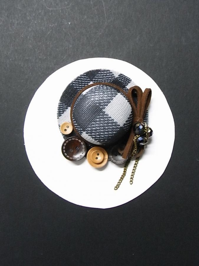 broochG16b