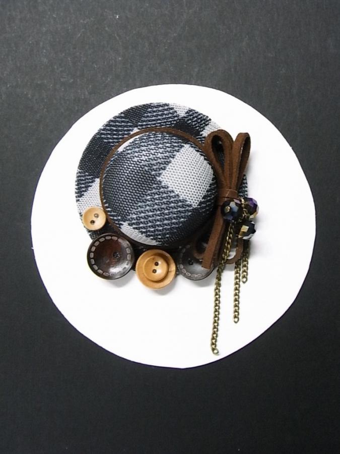 broochG17b