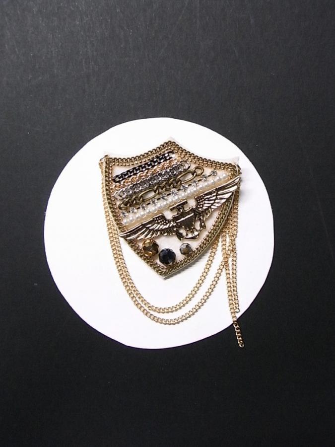 broochGO18b