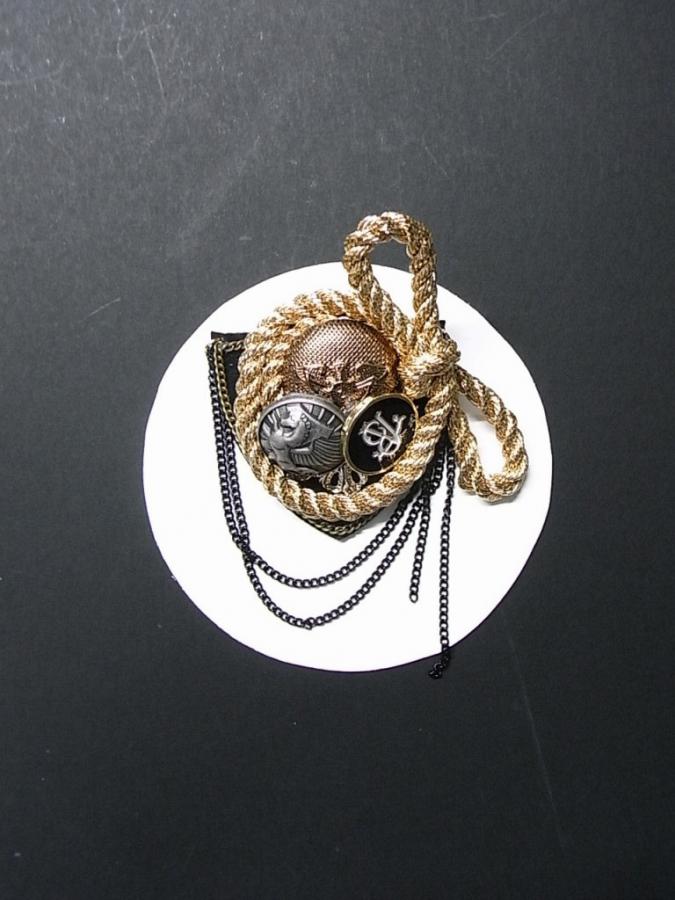 broochGO21b