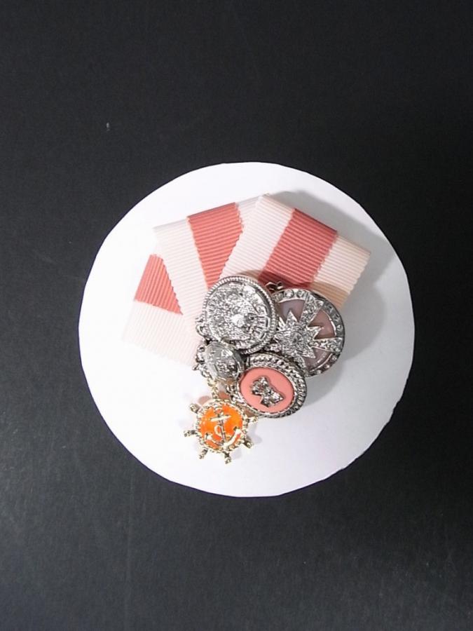 broochPI32b