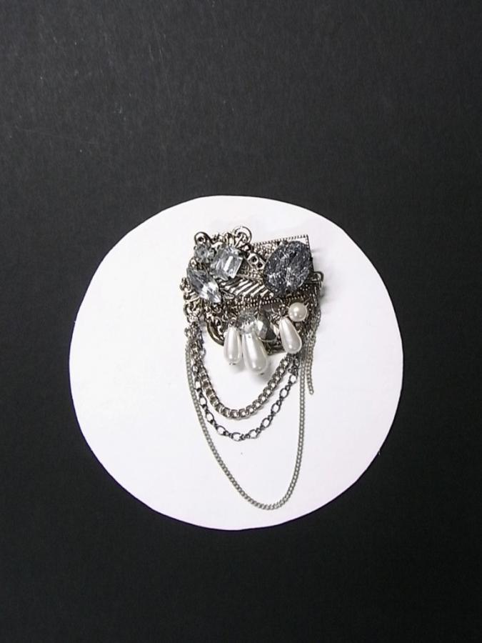 broochSI13b