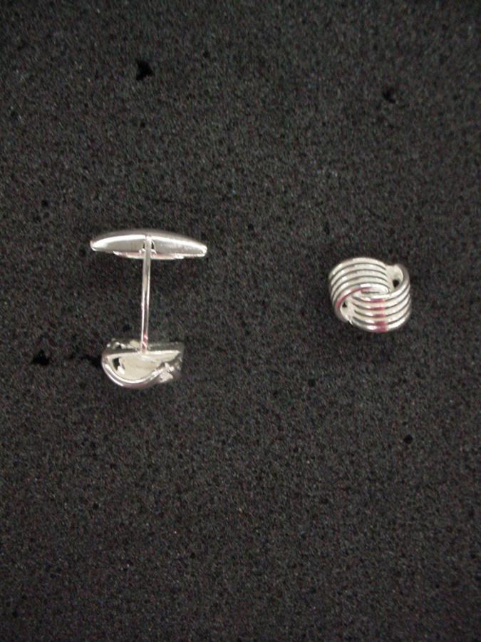 cuffbutA82b