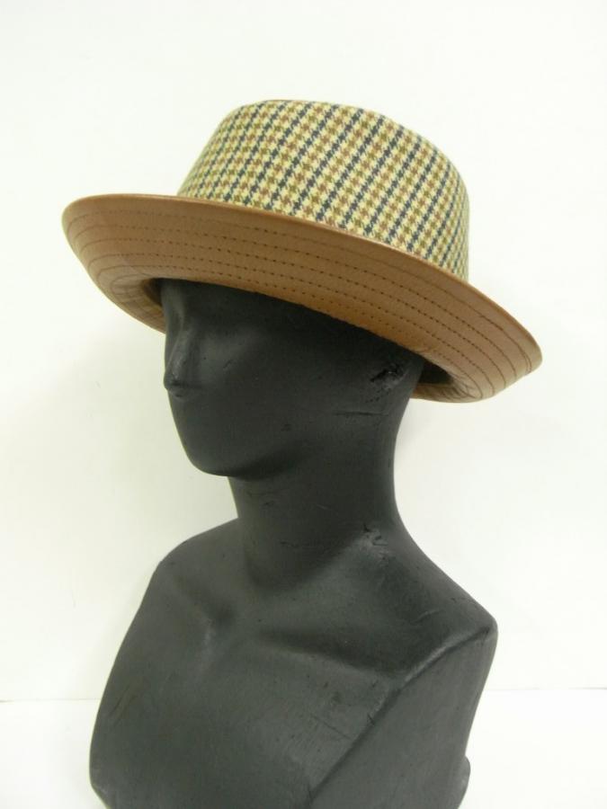 hatBR165b