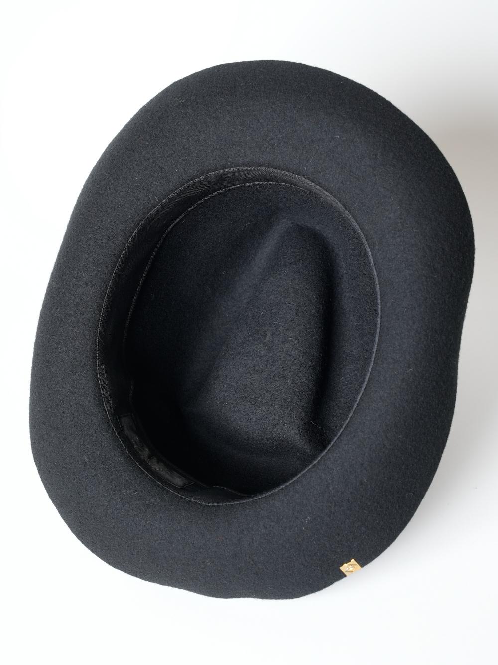 hatB060003