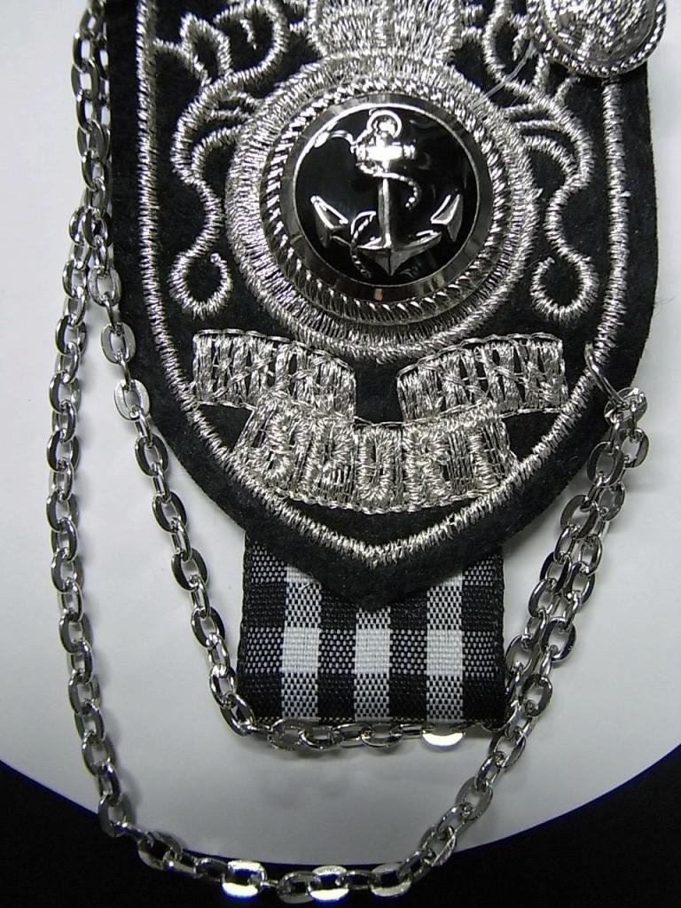 broochB10b