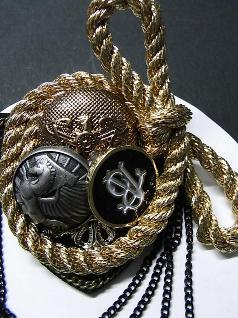 broochGO20b