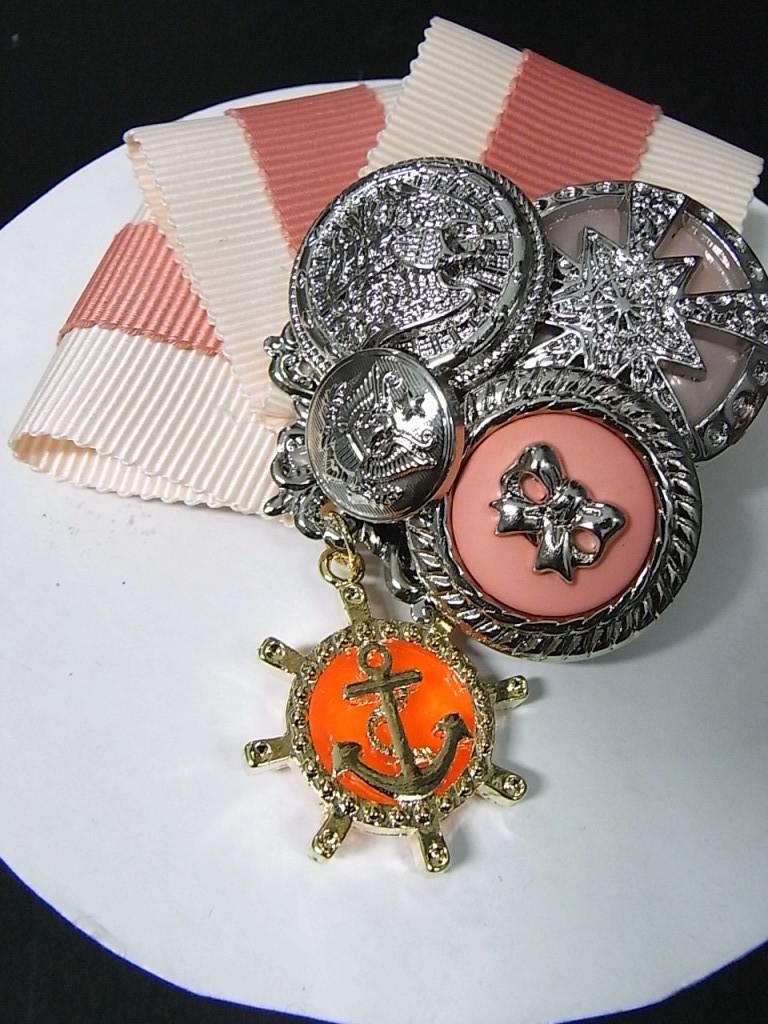 broochPI32b