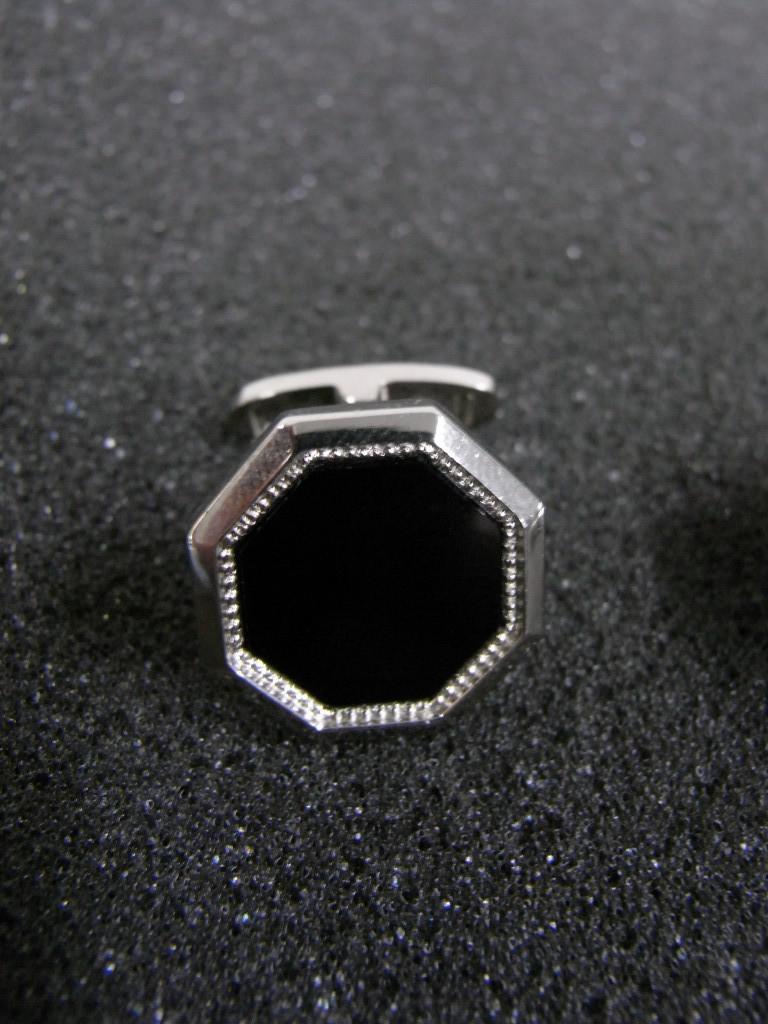 cuffbutB126b