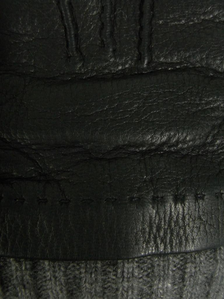 gloveB1b
