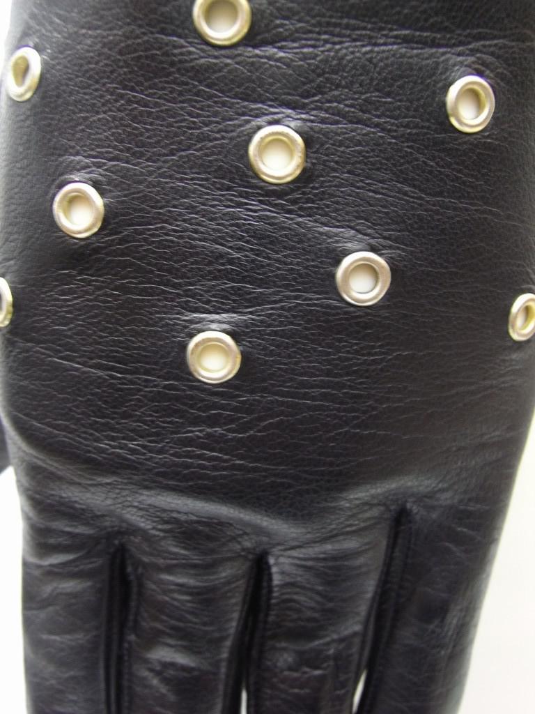 gloveB103e