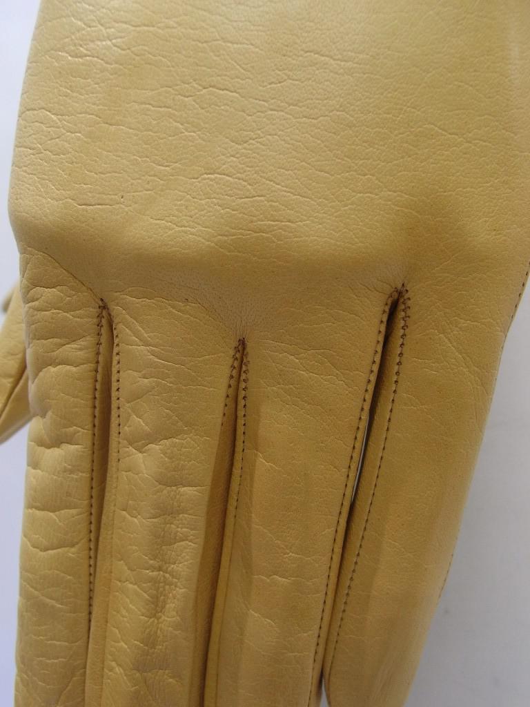 gloveYE82e