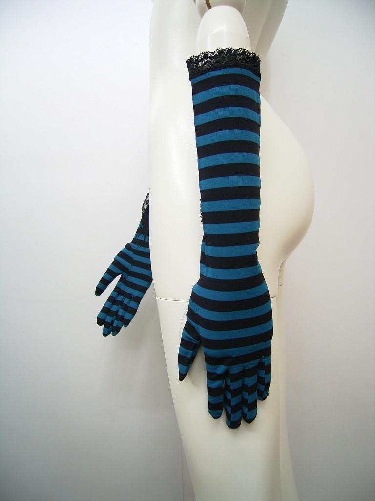 gloveBL136c
