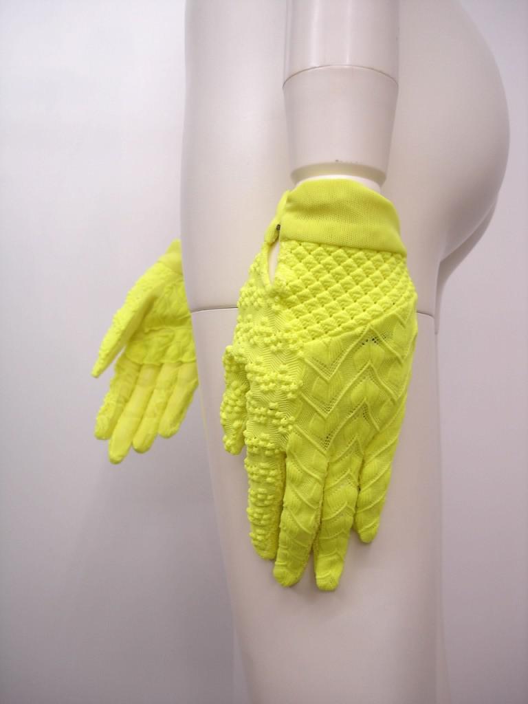 gloveYE143c
