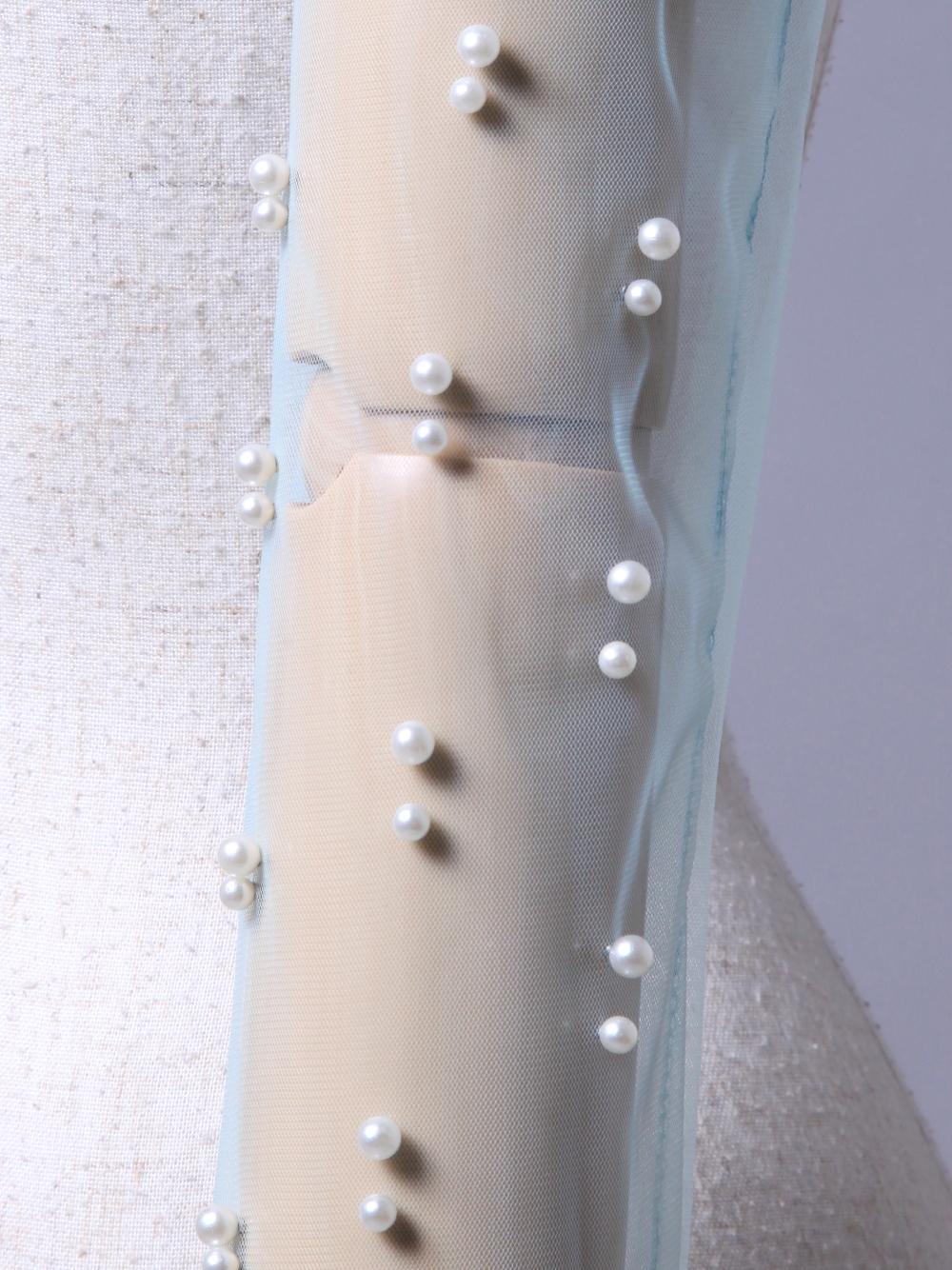 gloveBL070002