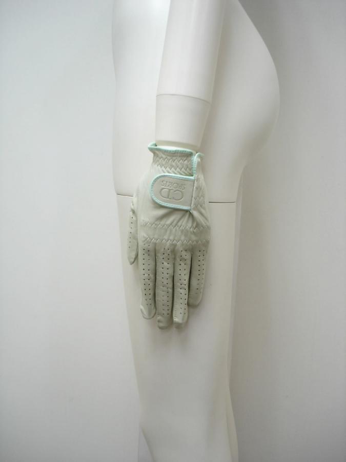 GloveGGR8a