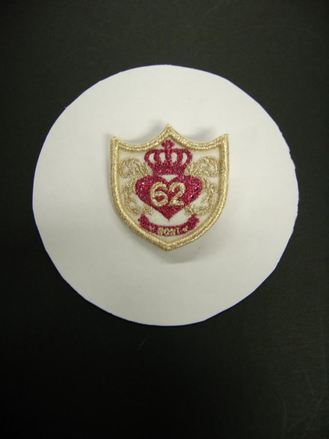 broochPIG1d
